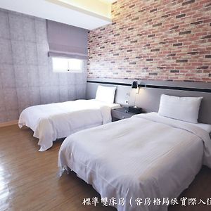 Standard Twin Room No